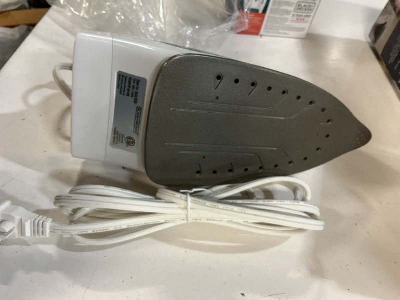 Condition photo showing Good Condition for black & decker easy steam compact iron