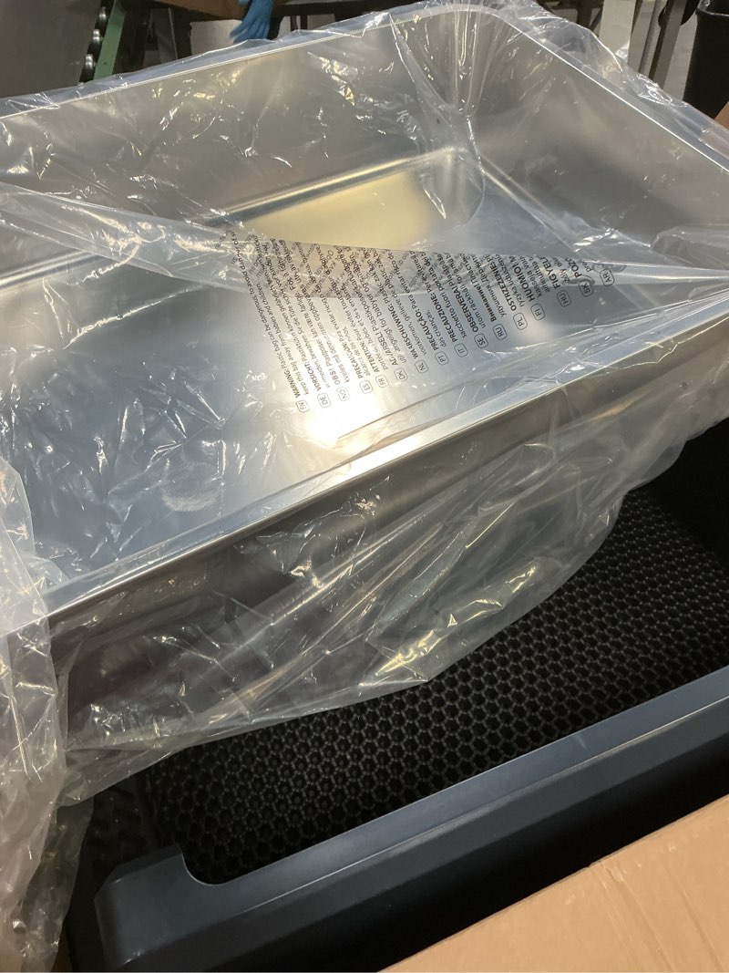 Condition photo showing Good Condition for XXXL Extra Large Stainless Steel Litter Box, 28" L x 20" W x 14" H Super Large Stainless Steel Litter Box, Suitable for Large Cats and Multiple Cats, Non-Sticky, Anti-Leakage, Easy to Clean navy blue