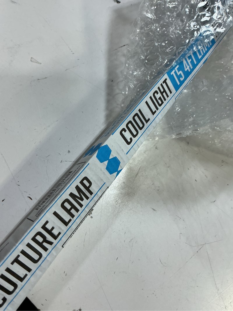 Condition photo showing Good Condition for vivosun t5 grow light bulbs 4 ft 46 inches, 54w 6500k ho fluorescent tubes light bulbs, cool white t5 bulb for 46 inches t5 light fixtures, t5 grow lights for indoor plants, 4 ft 54w pack of 5