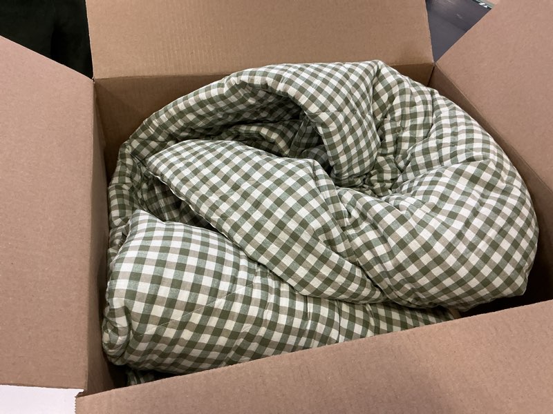 Condition photo showing Good Condition for LifeTB Green Gingham Comforter Set Full Size Boho Plaid Checkered Pattern Comforter Geometric Grid Plaid Printed Bedding Comforter Set with 2 Pillowcases Fluffy Soft Gingham Bedding Set Full Size Full (79"x90") A1#04 Green Gingham