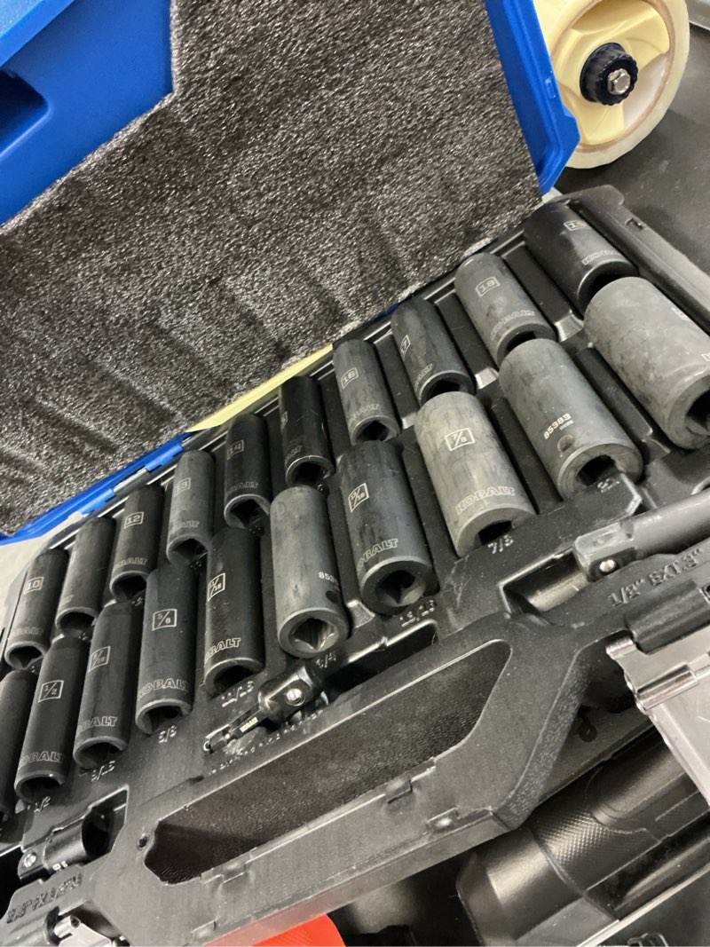 Condition photo showing Good Condition for kobalt 23 -piece standard (sae) and metric 1/2-in drive set 6-point impact socket set