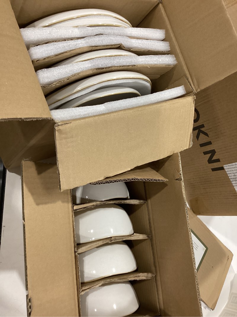 Condition photo showing Good Condition for famiware dinnerware sets for 4, ocean round