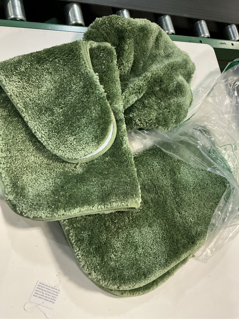 Condition photo showing New/Like New for Garland Rug Traditional Nylon Washable Deep Fern 3 Piece Set - Lid, Contour, Bath Rug - Soft, Absorbent, and Stylish for Your Bathroom