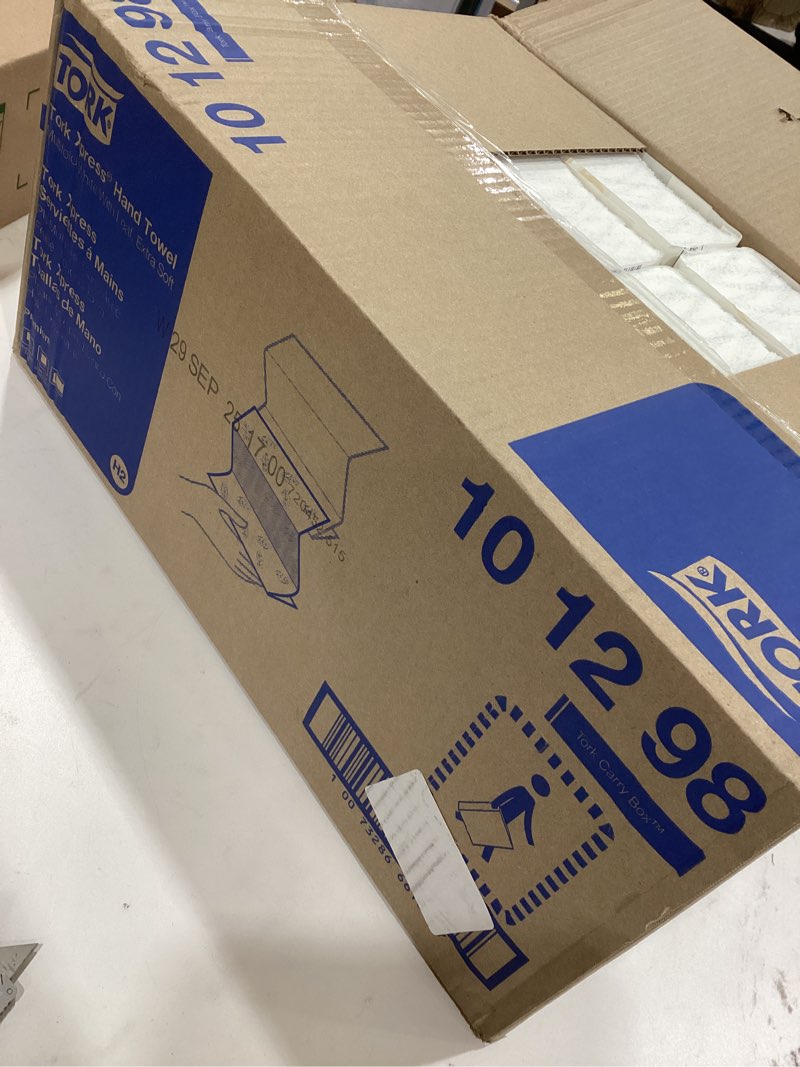 Condition photo showing Good Condition for Hand towels