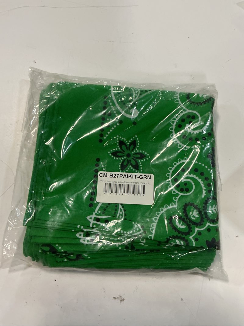 Condition photo showing New/Like New for ctm 27 inch extra large cotton paisley bandana (pack of 6)