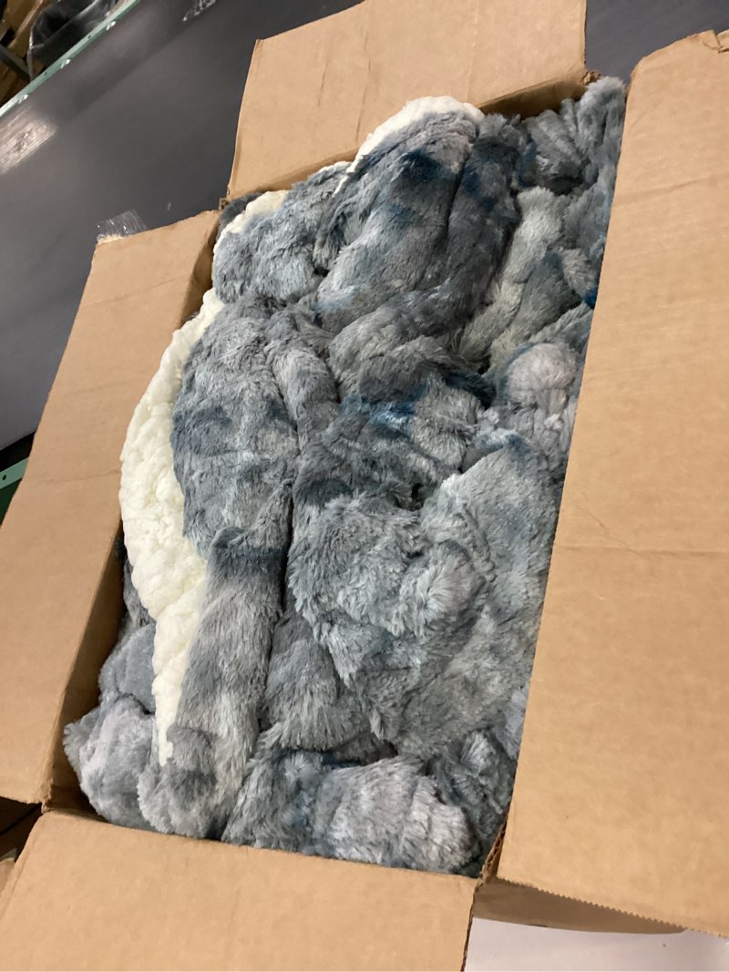Condition photo showing As Is for King Size Comforter Set - 3 Pieces Ultra-Soft Fleece Sherpa Comforter Set, Warm Fluffy Plush Winter Bedding Set, Luxury Fuzzy Bed Set with Reversible Comforter & 2 Pillow Shams.