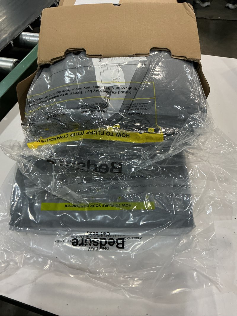 Condition photo showing New/Like New for bedsure full bed in a bag reversible two-tone 7 pieces grey/light grey | all seasons, inclusive, reversible, lightweight, soft, breathable, with sheets, bedding set, machine-washable full 01 grey/light grey