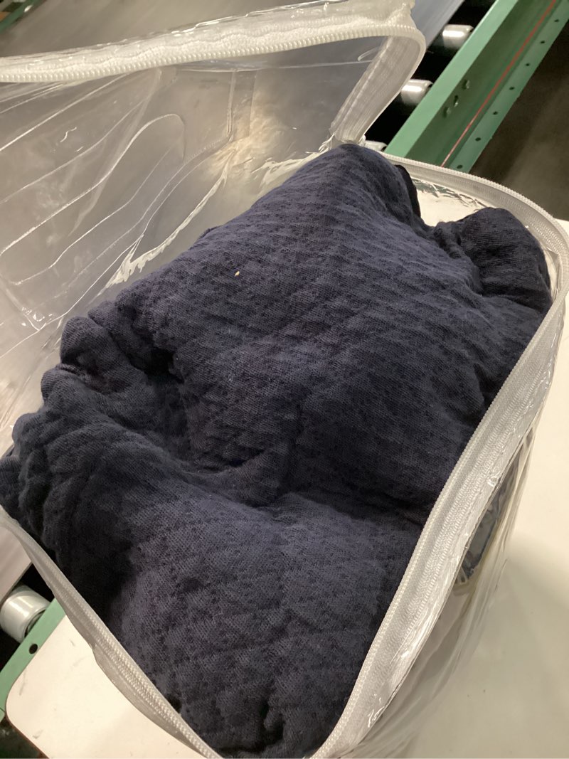 Condition photo showing Good Condition for superior paisley cotton 3 piece bedspread set, home bed decor, decorative textured bed spread, 2 pillow shams, airy blanket, matelasse coverlet bedding, vintage floral design, full, navy blue full navy blue