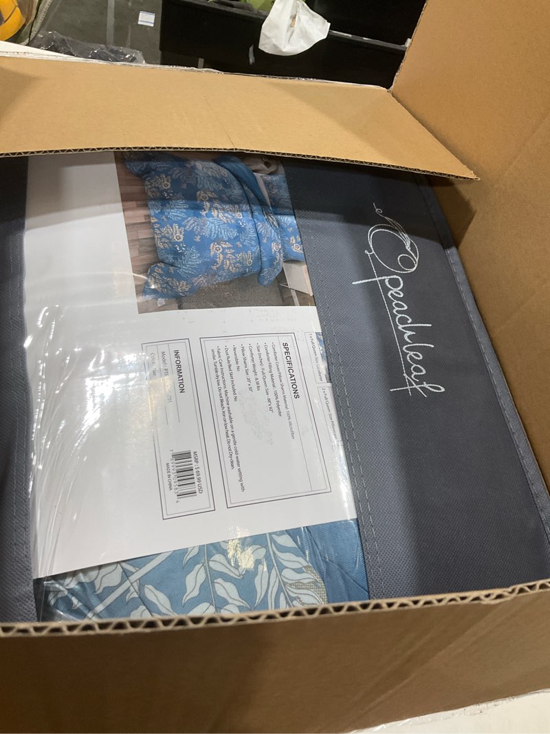 Condition photo showing Good Condition for peachleaf blue floral microfiber queen comforter set