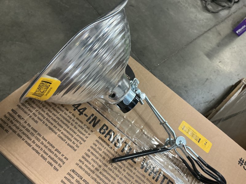 Condition photo showing As Is for utilitech 1000 -lumens incandescent plug-in clamped work light