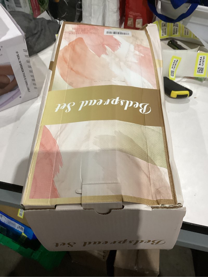 Condition photo showing New/Like New for Green Essen Vintage Floral Quilts Full/Queen Size Lightweight Bedspread Rustic Botanical Bedding Garden Plants Blossom Coverlet Set Cabin Home Decor Beige Purple Pink Full/Queen