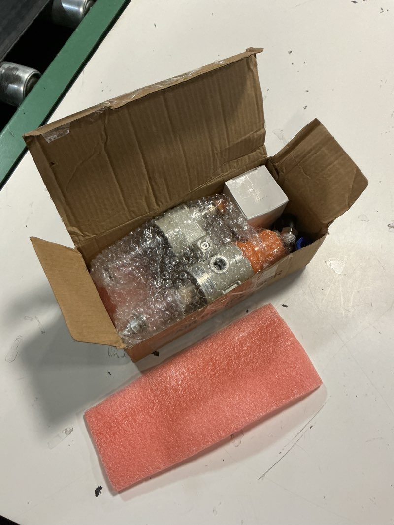Condition photo showing Good Condition for tire changer air pressor oil water regulator separator with pressure gauge, filter lubricator, oil air separator, trap filter, max. 145psi, with connectors