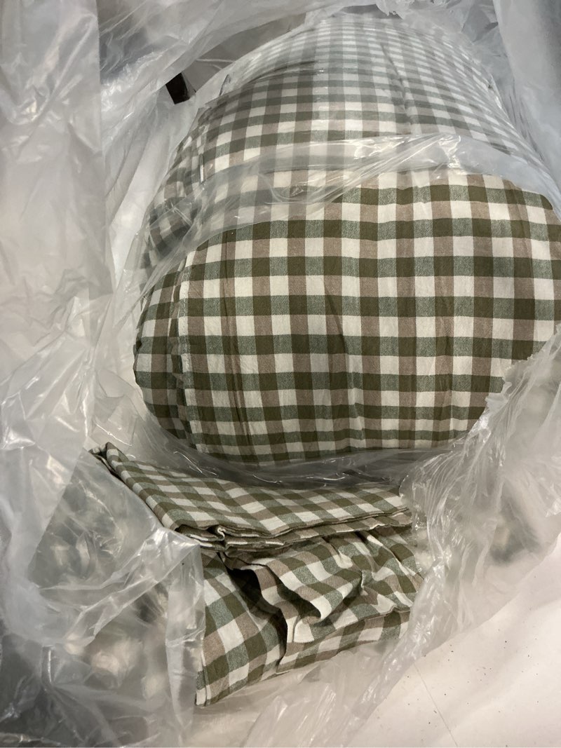 Condition photo showing Good Condition for lifetb green gingham comforter set king modern style plaid comforter set 3 pieces boho grid comforter with 2 pillowcases soft fluffy checkered pattern comforter farmhouse gingham bedding set king king (104"x90") a1#04 green gingham