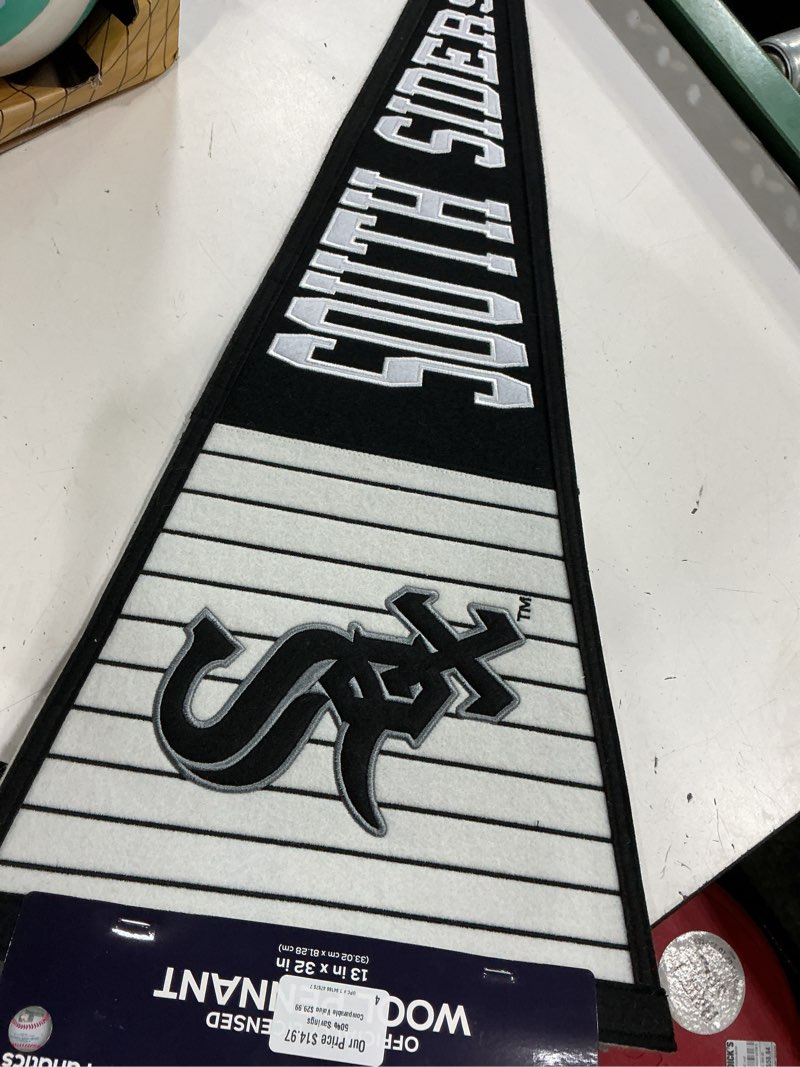 Condition photo showing New/Like New for wincraft chicago white sox 13  x 32  slogan pennant