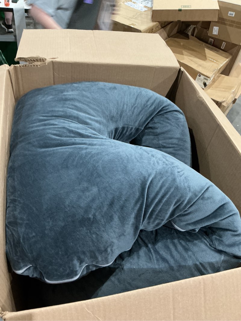 Condition photo showing As Is for pregnancy pillow, u shaped body pillow