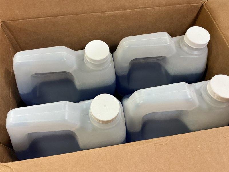 Condition photo showing Good Condition for member's mark commercial carpet cleaner concentrate, 1 gal., 4 pk.