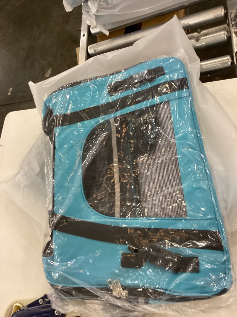 Pet travel carrier  cats and dogs