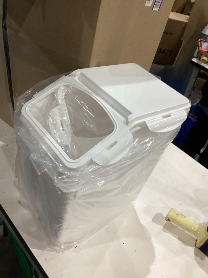 Condition photo showing Good Condition for vevor ingredient storage bin, 2 x 15l dispenser bin with 2 measuring cups, attachable casters and airtight lid, 2 pcs/set dog pet food storage container, pp material kitchen rice cereal flour bin