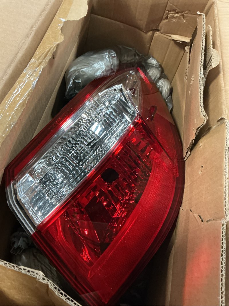 Condition photo showing Good Condition for LEVANLIGHT Passenger Side Outer Rear Tail Brake Light Lamp Tail Light Compatible with 2014-2016 Toyo