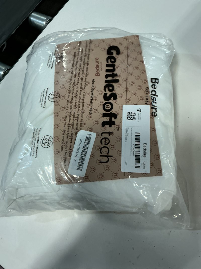 Condition photo showing Good Condition for bedsure white oversized king duvet cover - 3 pieces prewashed cotton-like extra soft bedding set, includes 1 duvet cover 120x98 inches with zipper closure & 2 pillow shams, comforter not included 00 - white (no comforter) oversized king (120" x 98")