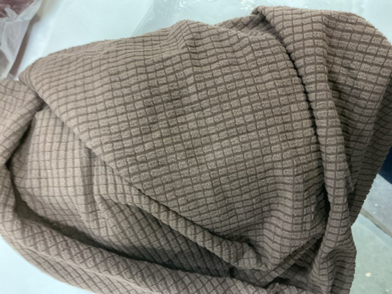 Condition photo showing Good Condition for hyha Waterproof Couch Cushion Covers for Pets, Non Slip Sofa Seat Cover for Dogs Washable, Soft Thic