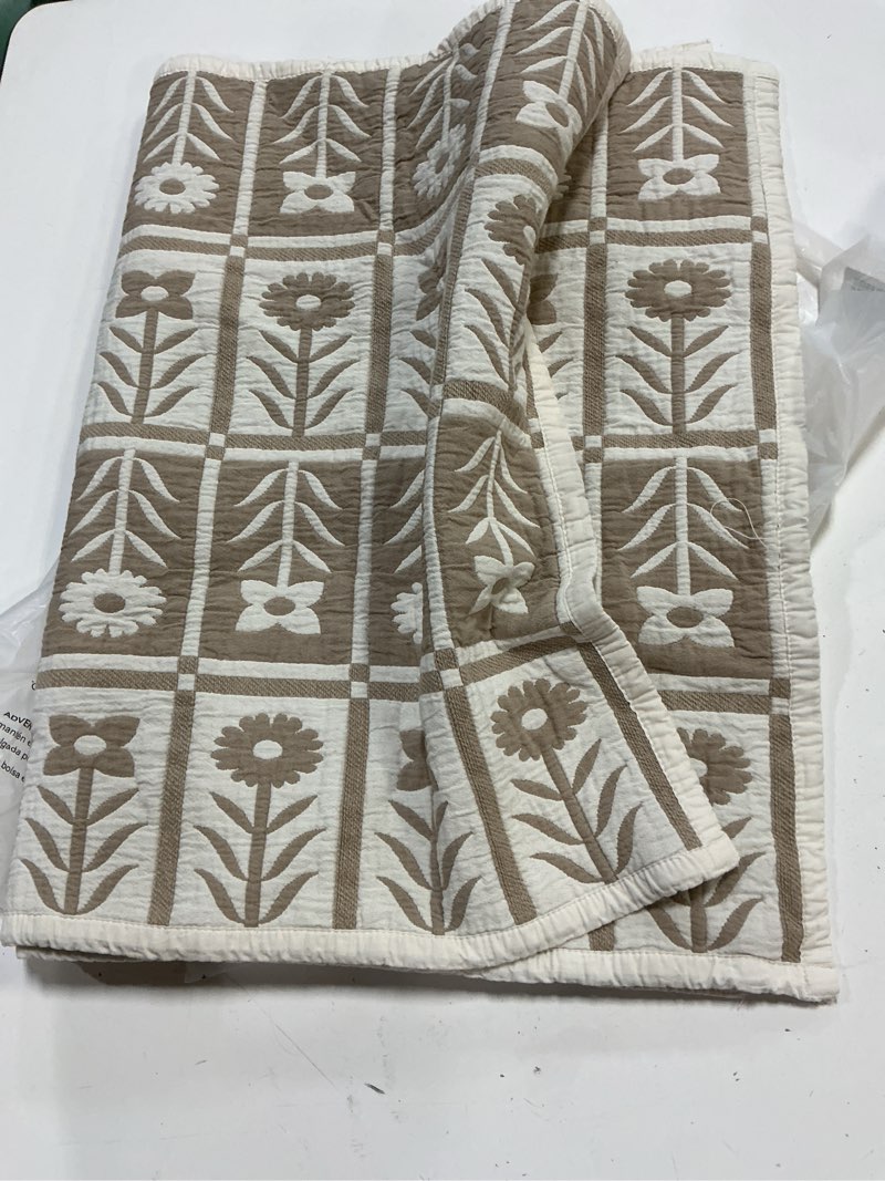 Condition photo showing Good Condition for quince organic cotton jacquard floral sham set standard