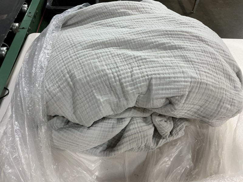 Condition photo showing As Is for quince organic cotton gauze duvet cover, king/cal king, mist