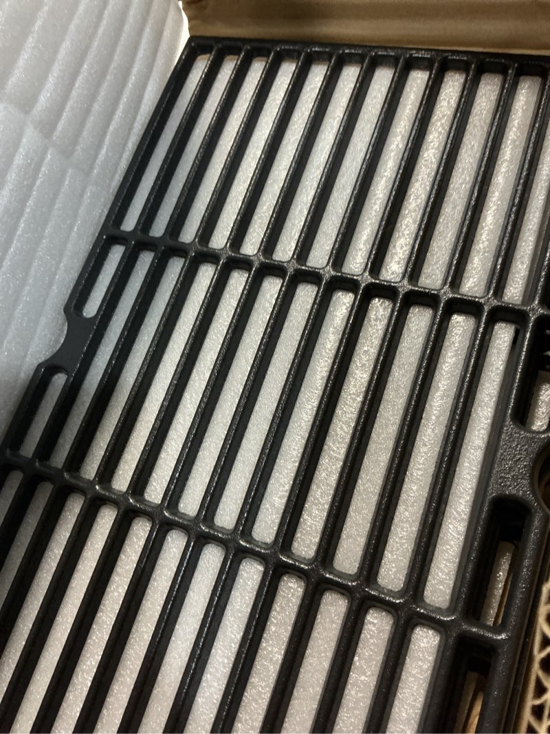 Condition photo showing Good Condition for safbbcue 16.5 inch grill grates for kenmore grill parts 6 burner 146.47223610 146.23681310 146.23766310 gas grill replacement parts, cast iron grill cooking grates for kenmore grill replacement parts 16.5" x 30.75"