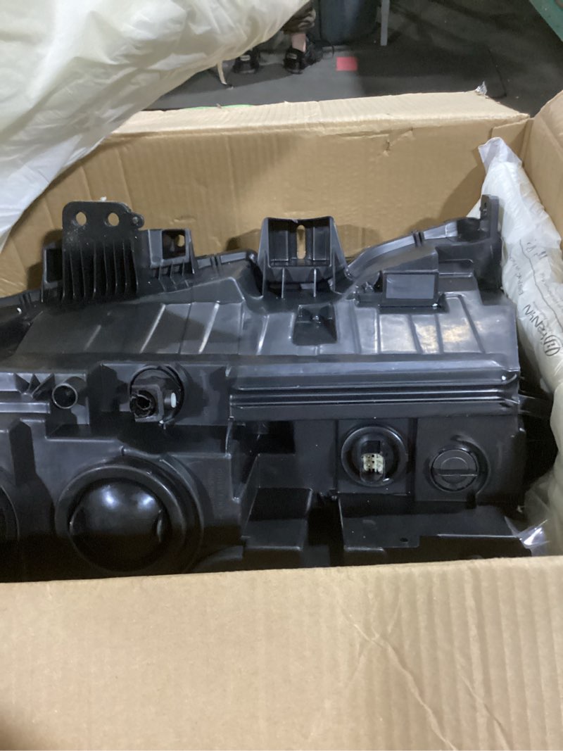 Condition photo showing Good Condition for OEM Style Halogen Headlight Assembly Compatible with 2020-2023 Chevy Silverado 2500HD 3500HD Custom/LT/Work Truck Right Passenger Side 84738617 GM2503504 Right (Passenger Side)