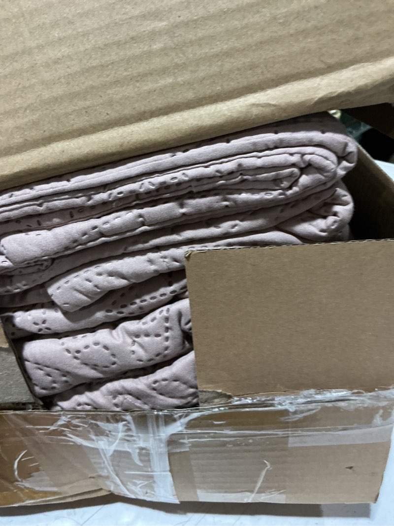 Condition photo showing New/Like New for (color may vary) love's cabin king size quilt bedding set beige bedspreads - bed summer lightweight bedspread comforter - coin pattern bedding coverlet for all season - 3 pieces (1 quilt, 2 pillow shams) king (106\"x96\") coin yellowish beige