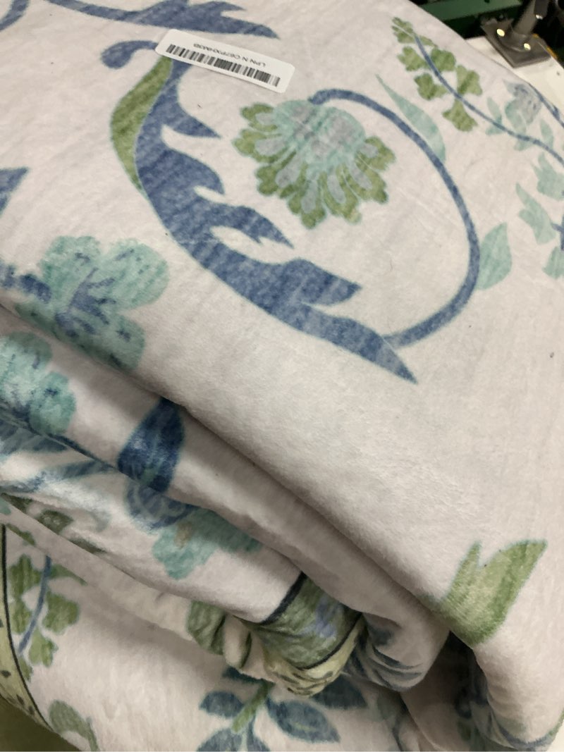 Condition photo showing As Is for dcx green floral 8x10 area rugs for living room, machine washable large soft boho non-slip botanical rug for bedroom dining room kitchen flowers playroom nursery carpets 8' x 10' (rectangular) green & blue