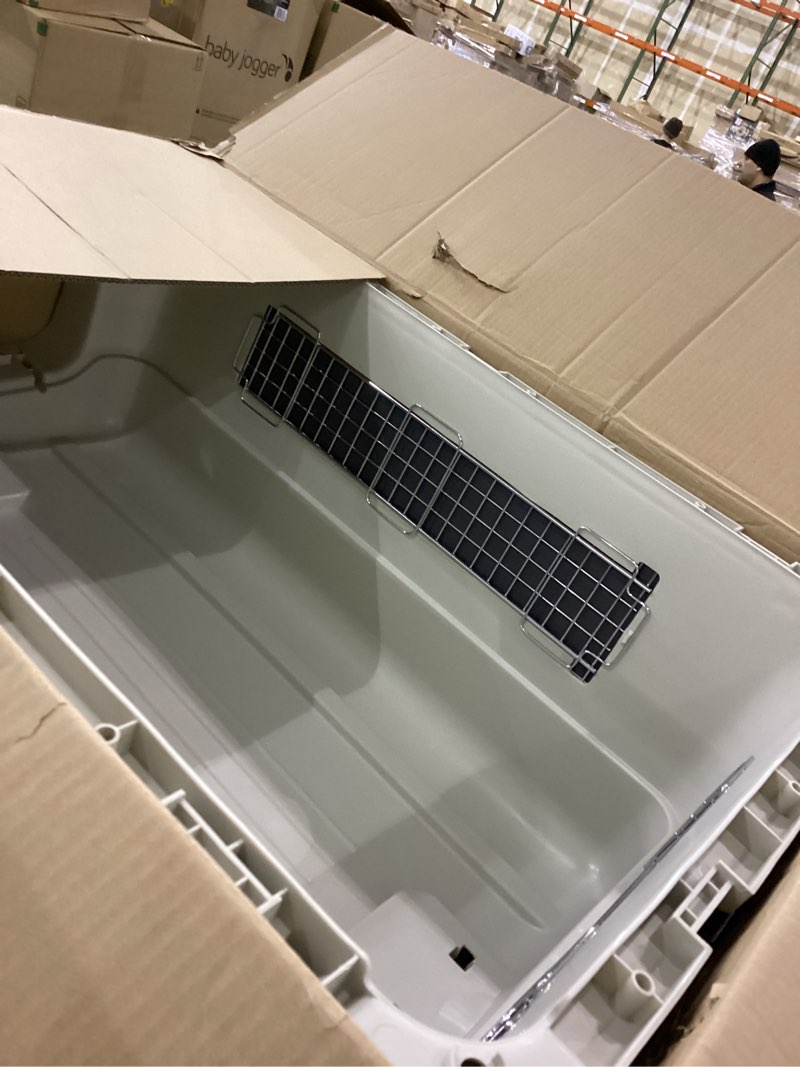 XXLARGE PLASTIC KENNEL