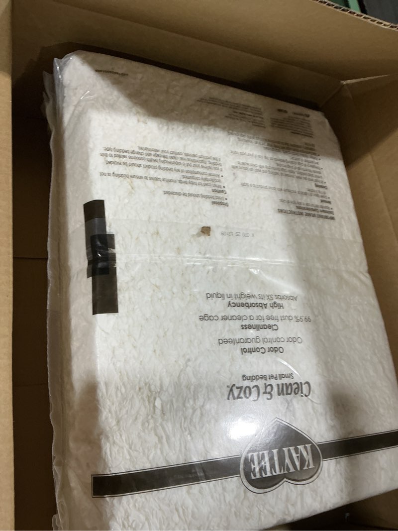 Condition photo showing Good Condition for Kaytee Clean & Cozy White Paper Bedding, Made for Small Animals, 100 Liters, Pack of 2
