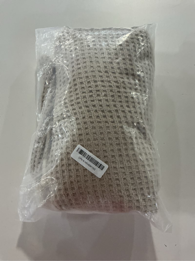 https://lotting-media.assets.bidfta.com/lotting_f84ab68a-f5d7-487e-a285-97987702d5a5