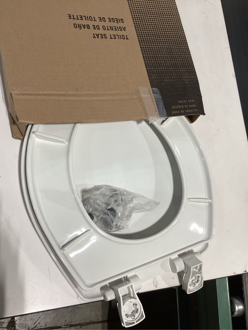 Condition photo showing Good Condition for bemis 730slec slow close toilet seat, easy clean hinges and durable plastic seat, made in usa, round, white
