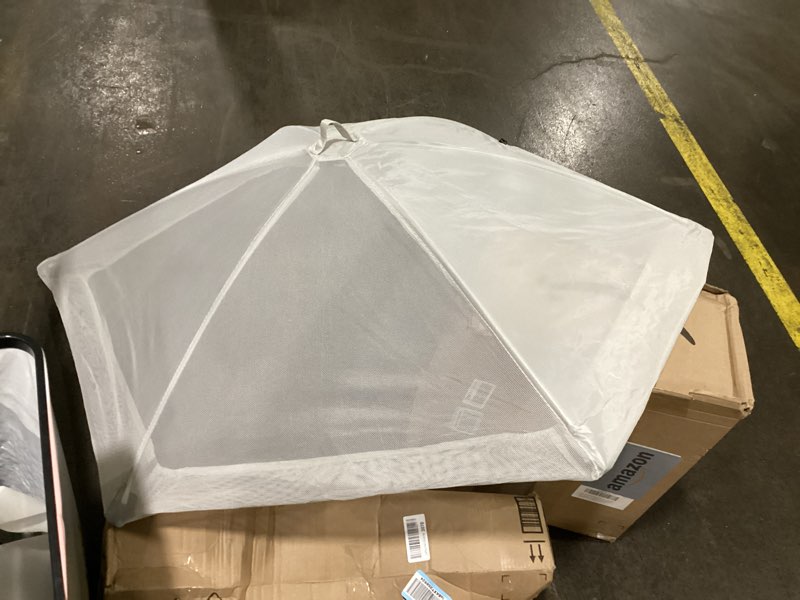 Condition photo showing New/Like New for dream on me onyx canopy