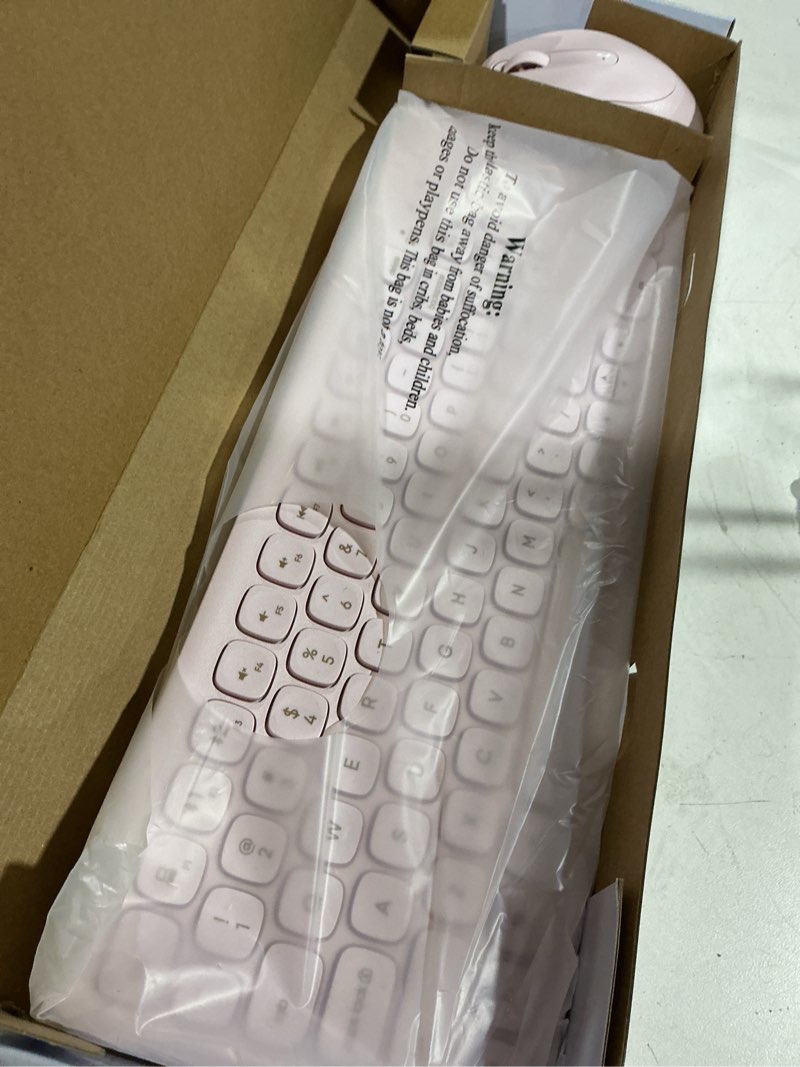 Condition photo showing Good Condition for onn curve wireless full-size keyboard and mouse combo, pink