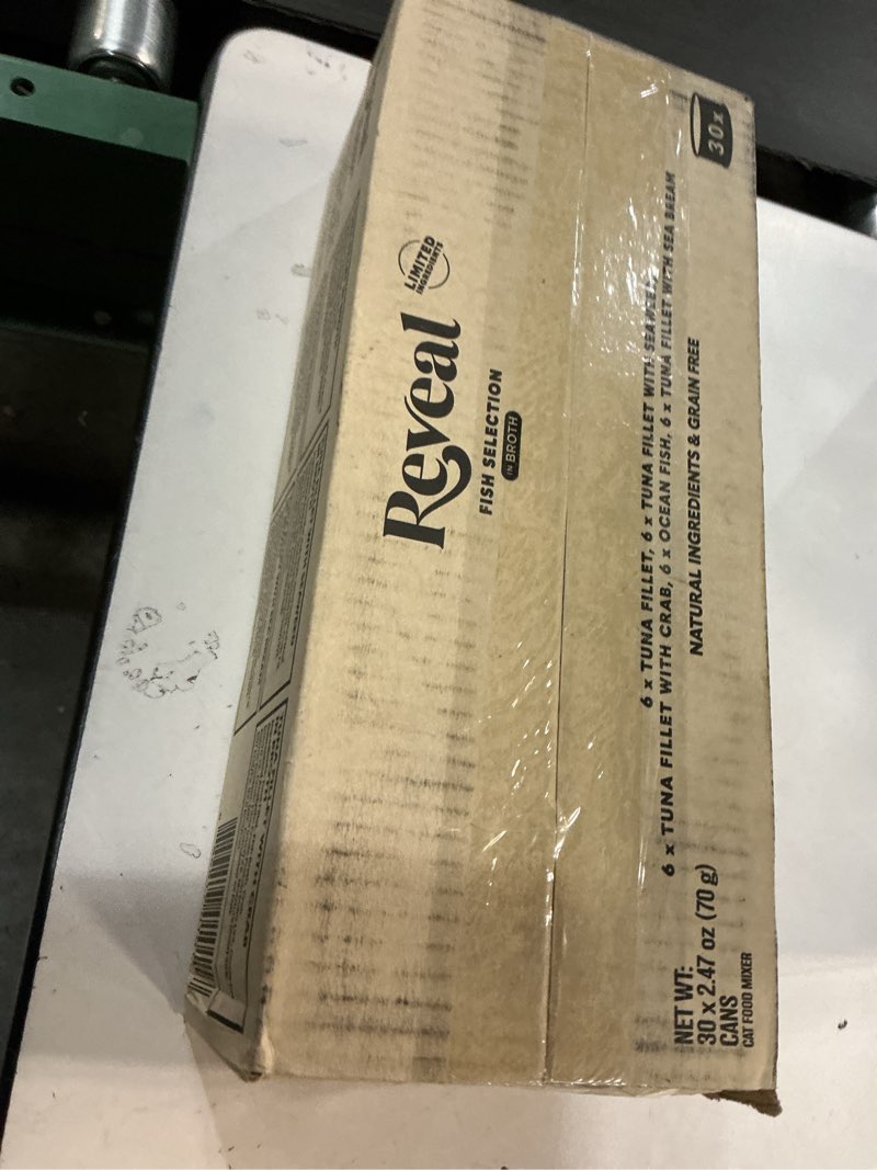 Condition photo showing New/Like New for (BBD 22/07/26). Reveal Natural Wet Cat Food in Gravy, Limited Ingredient Grain Free Canned Cat Food, Protein with No Artificial Additives, Fish and Chicken Variety in Broth (20 x 2.47 oz Cans) Fish Variety 2.47 Ounce (Pack of 30)