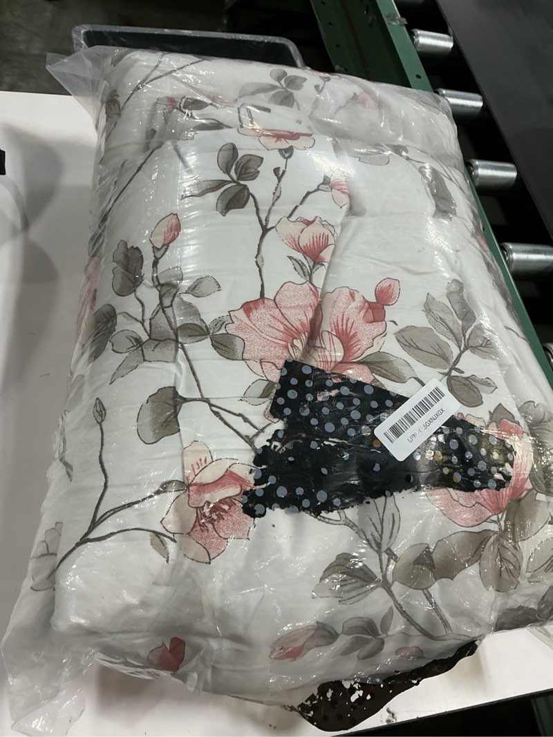 Condition photo showing As Is for Bedding_Dreamer Floral Comforter Set 100% Cotton Comforter Sets Queen 3pcs Vintage Boho Floral Bedding Ultra Fluffy Soft Reversible Lightweight All Seasons Bedding Set Cottagecore Botanical Comforters Queen Pink02