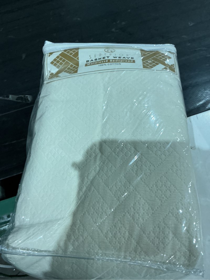 Condition photo showing Good Condition for superior 100% cotton basket weave bedspread with shams, all-season premium cotton matelasse jacquard bedding, quilted-look geometric basket, king, ivory king ivory