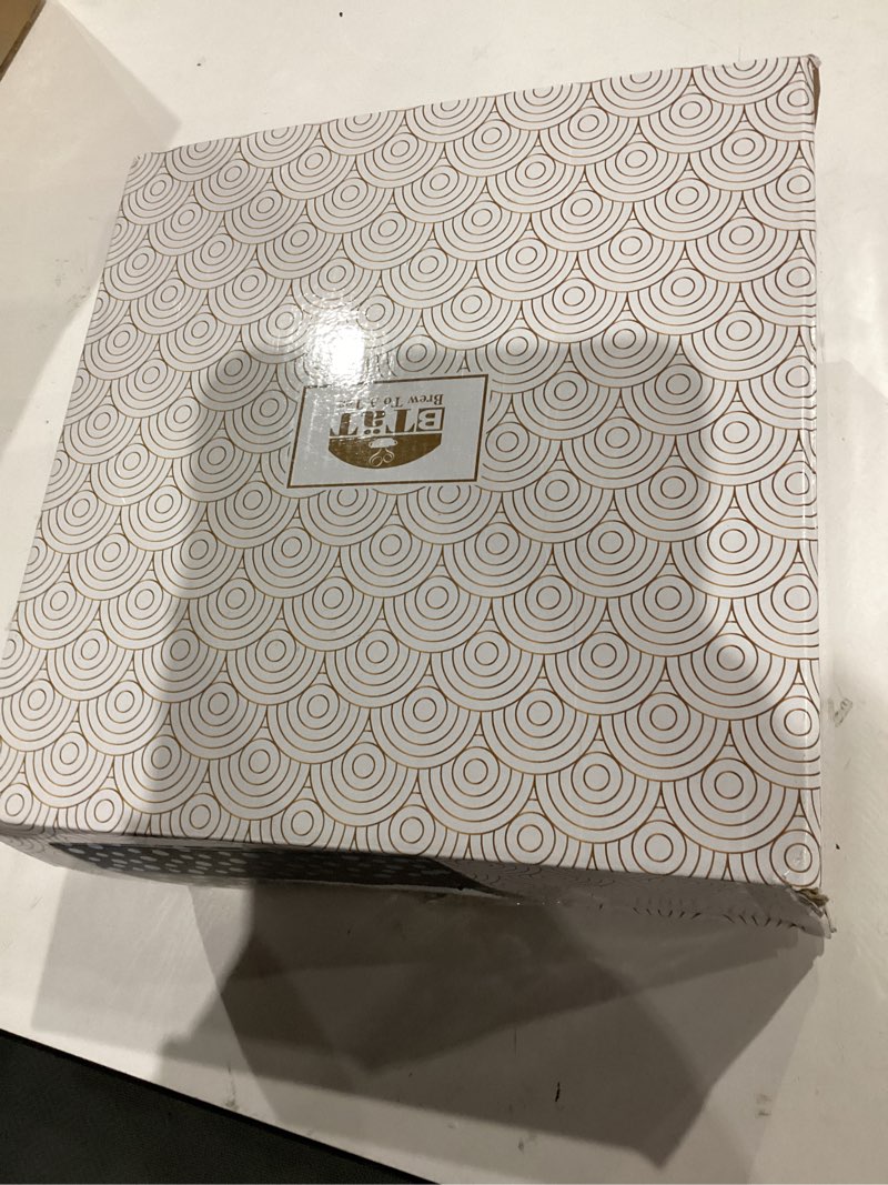 Condition photo showing New/Like New for BTaT- Porcelain Dinner Plates with Gold Trim,10.5 inch, Set of 6, White Dinner Plates Bulk, White Plate Set