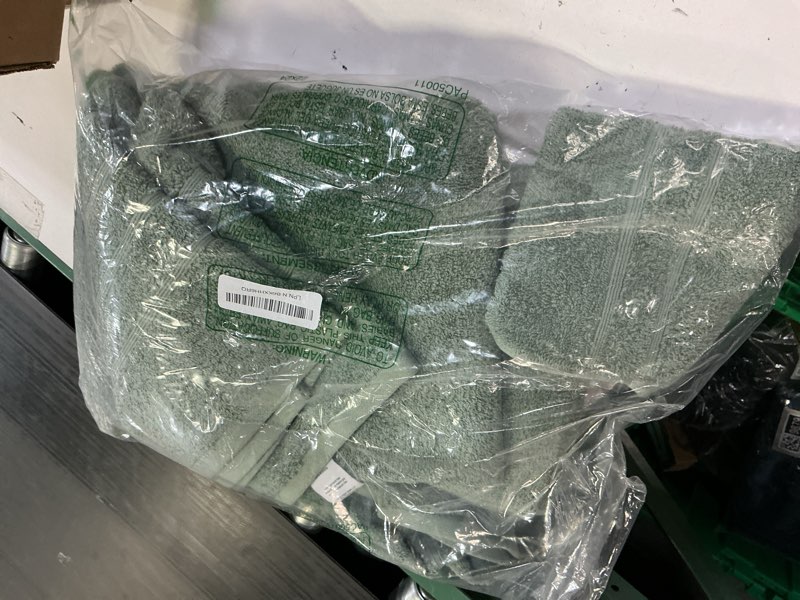 Condition photo showing Good Condition for Martex 6-Piece Towel Set – Ultimate Performance – 100% Cotton – 2 Bath Towels – 2 Hand Towels – 2 Wa