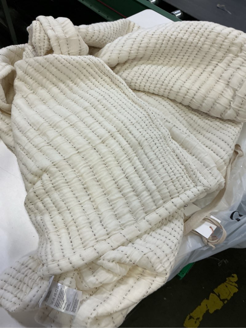 Condition photo showing Good Condition for organic cotton channel stitch coverlet size 68in x 86in