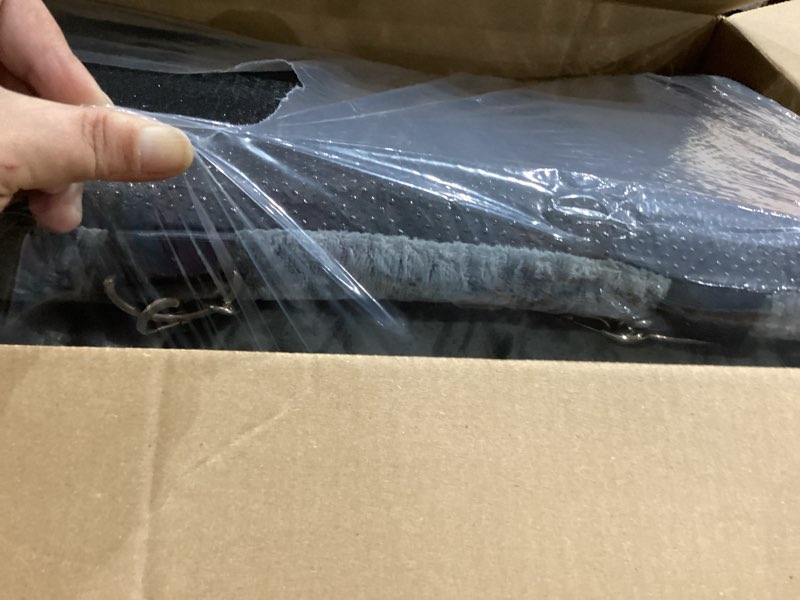 Condition photo showing Good Condition for dog car seat,fully detachable and washable cover,easy to assemble,comfy cushion fill in memory foam,2 clip-on safety leashes and storage pockets (grey)