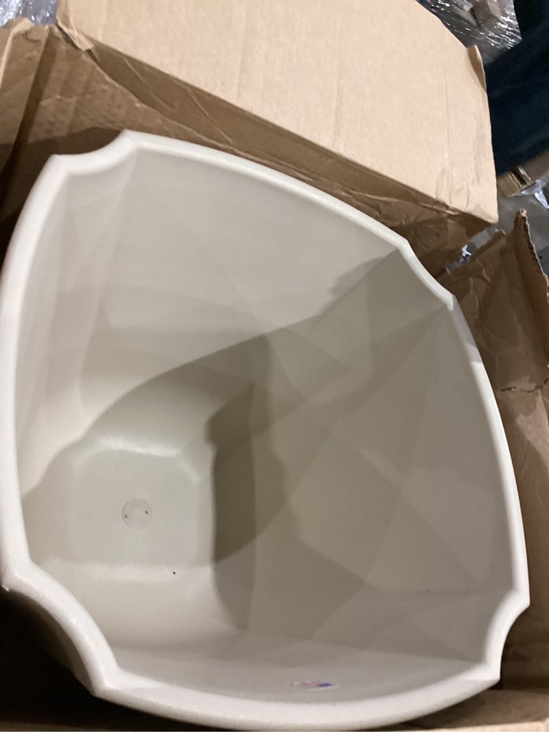 Condition photo showing Good Condition for ARBORA 20" Monaco Square Polyresin Indoor and Outdoor Planter with Classic Cream Finish - Durable, Weatherproof, Lightweight, Large Plant Pot for Patio, Garden, Deck, Entryway Cream 20"