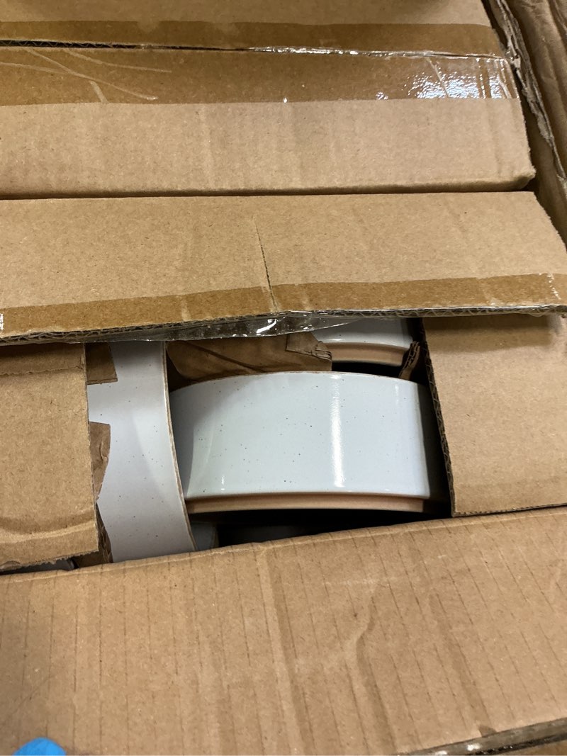 Condition photo showing Good Condition for AmorArc Ceramic Dinnerware Sets for 6, 18 Pieces Handpainted Plates and Bowls Set with Rustic Terracotta Underside, Scratch Resistant Stoneware Dishes Set, Dishwasher & Microwave Safe Service for 6 White (Handbrush Rim)