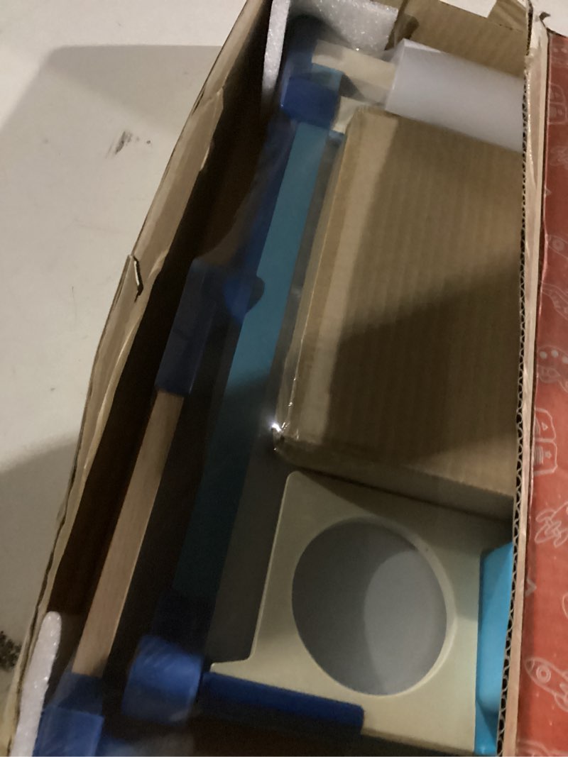 Condition photo showing New/Like New for melissa & doug deluxe double-sided tabletop easel, arts & crafts, 42 pieces, 17.5” h x 20.75” w x 2.75” l, great gift for girls and boys 3, 4, 5 year olds and up