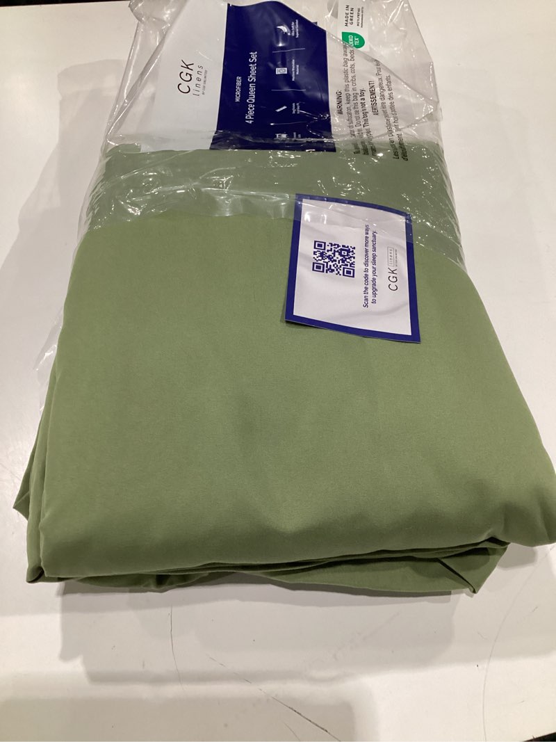 Condition photo showing Good Condition for Queen Size 4 Piece Sheet Set - Comfy Breathable & Cooling Bed Sheets Set - Hotel Luxury Bedding for Women, Men, Kids, Teens, Boys & Girls - Deep Pockets, Soft and Wrinkle Free - Oeko-Tex - Sage Green 15 - Sage Green Queen