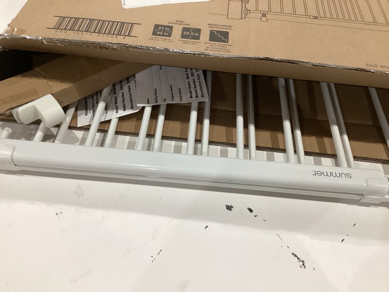 Condition photo showing Good Condition for summer infant metal banister & stair safety pet and baby gate,31'-46' wide, 32.5' tall, install banister to banister or wall or wall to wall in doorway or stairway, banister and hardware mounts -white white baby gate