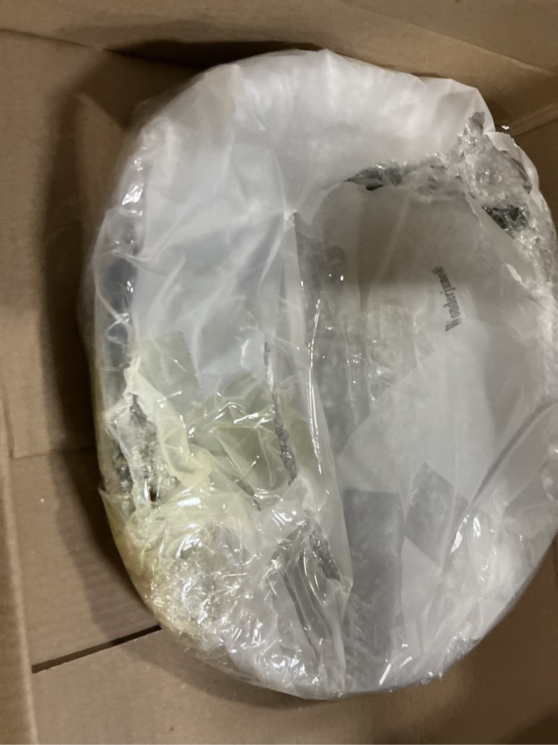 Condition photo showing Good Condition for wonderjune 4 pcs 16 inch restaurant serving trays, black plastic non slip round tray, large food crawfish server tray for home, restaurant, kitchen, cafeteria, bar, hotel(black)